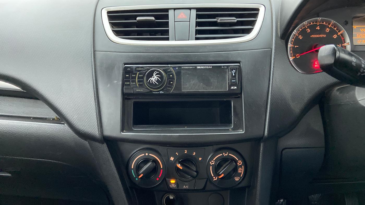 2014 Maruti Swift VXI, Petrol, Manual, 52,507 km, Air Conditioner
