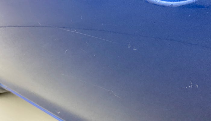 2014 Maruti Swift VXI, Petrol, Manual, 52,507 km, Front passenger door - Minor scratches