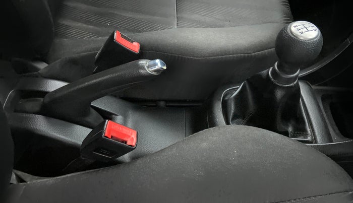 2014 Maruti Swift VXI, Petrol, Manual, 52,507 km, Gear Lever