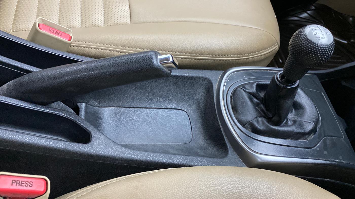 2014 Honda City V MT DIESEL, Diesel, Manual, 97,743 km, Gear Lever