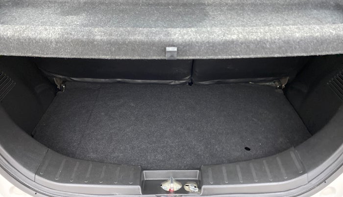 2015 Maruti Wagon R 1.0 VXI, Petrol, Manual, 49,865 km, Boot Inside