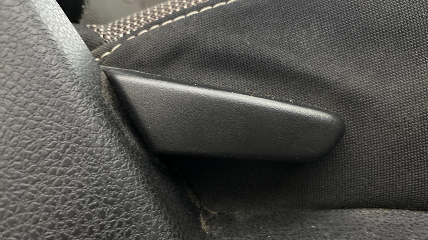 2021 Renault Duster RXS 1.3 TURBO PETROL MT, Petrol, Manual, 60,942 km, Driver Side Adjustment Panel