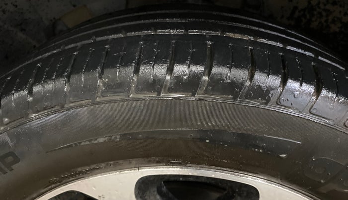 2021 Renault Duster RXS 1.3 TURBO PETROL MT, Petrol, Manual, 42,060 km, Left Front Tyre Tread