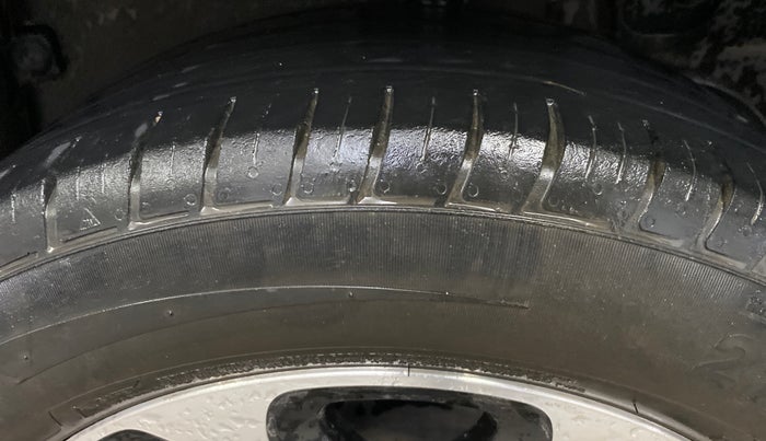 2021 Renault Duster RXS 1.3 TURBO PETROL MT, Petrol, Manual, 42,060 km, Left Rear Tyre Tread