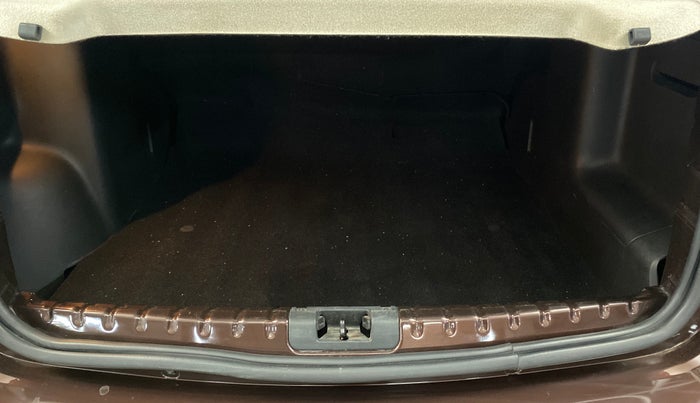 2021 Renault Duster RXS 1.3 TURBO PETROL MT, Petrol, Manual, 42,060 km, Boot Inside