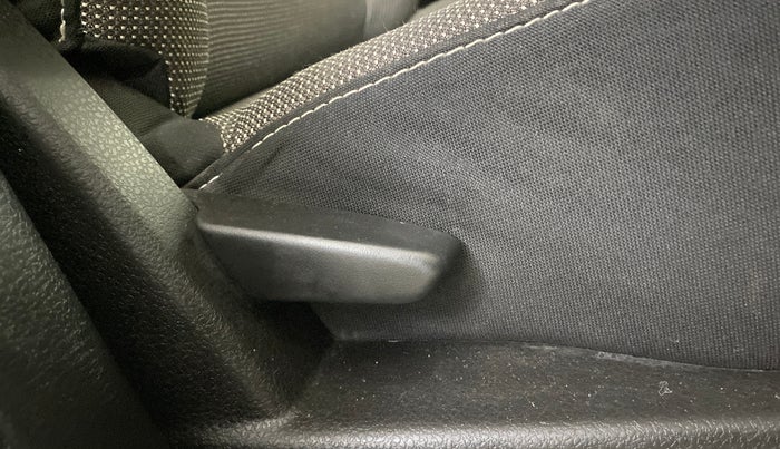 2021 Renault Duster RXS 1.3 TURBO PETROL MT, Petrol, Manual, 42,060 km, Driver Side Adjustment Panel