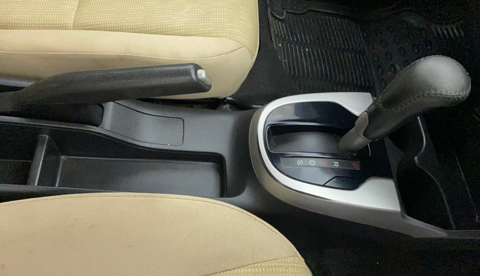 2017 Honda Jazz 1.2L I-VTEC V AT, Petrol, Automatic, 1,12,638 km, Gear Lever