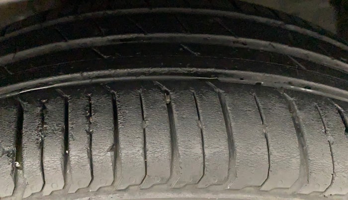 2017 Honda Jazz 1.2L I-VTEC V AT, Petrol, Automatic, 1,12,638 km, Right Front Tyre Tread