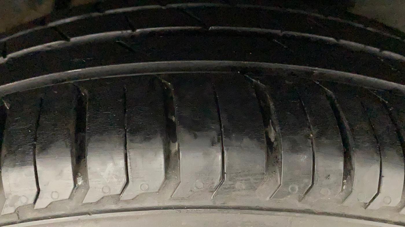 2017 Honda Jazz 1.2L I-VTEC V AT, Petrol, Automatic, 1,12,638 km, Left Rear Tyre Tread