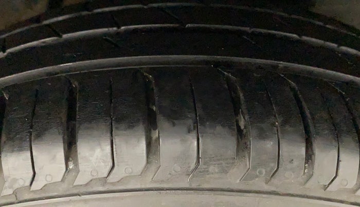 2017 Honda Jazz 1.2L I-VTEC V AT, Petrol, Automatic, 1,12,638 km, Left Rear Tyre Tread