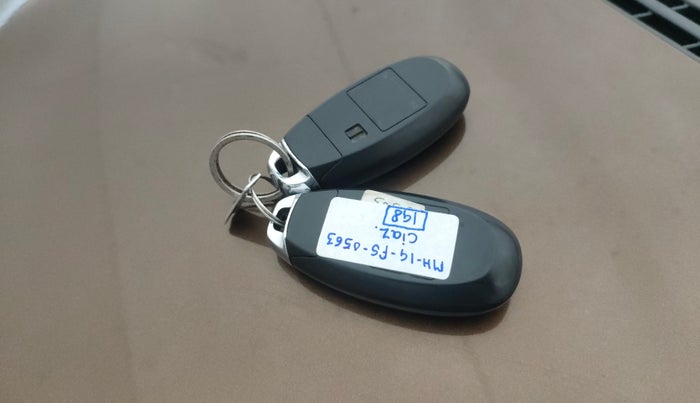 2016 Maruti Ciaz ZXI+ AT, Petrol, Automatic, 84,709 km, Key Close Up