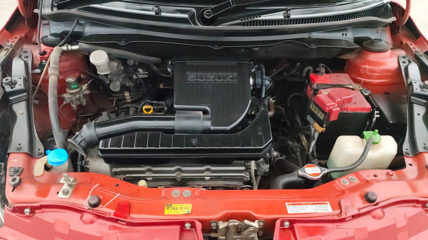 2013 Maruti Swift VXI, Petrol, Manual, 63,198 km, Engine View