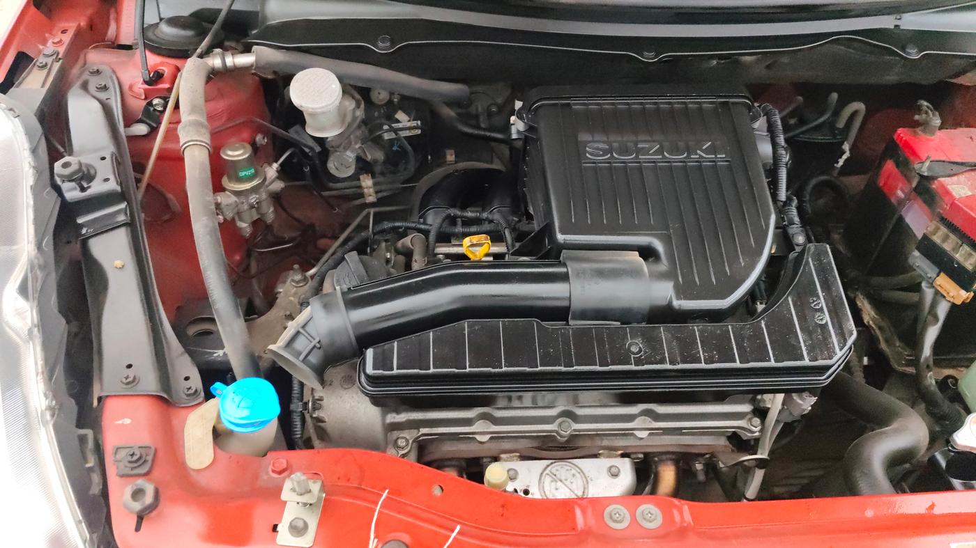 2013 Maruti Swift VXI, Petrol, Manual, 63,198 km, Engine View - Right