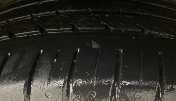 2016 Maruti Ciaz ZXI+ RS, Petrol, Manual, 84,888 km, Right Front Tyre Tread