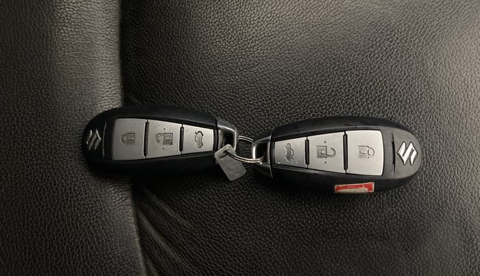 2016 Maruti Ciaz ZXI+ RS, Petrol, Manual, 84,888 km, Key Close Up