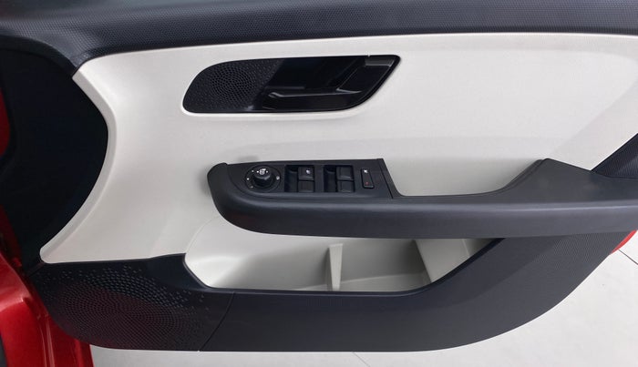 2021 Tata ALTROZ XM+ 1.2 RTN, Petrol, Manual, 12,864 km, Driver Side Door Panels Control
