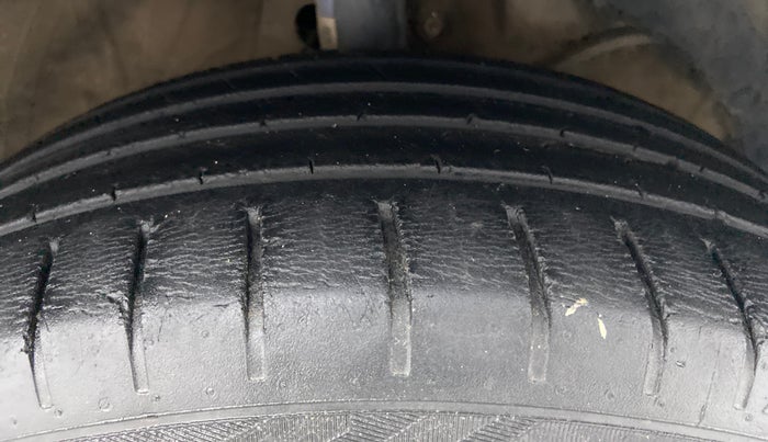 2017 Maruti Baleno ALPHA PETROL 1.2, Petrol, Manual, 58,483 km, Right Front Tyre Tread