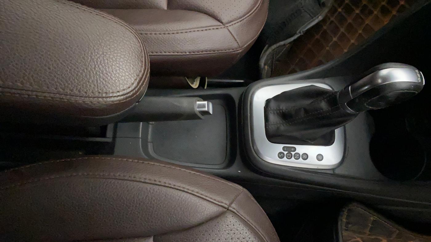 2017 Volkswagen Polo GT TSI AT, Petrol, Automatic, 1,04,094 km, Gear Lever