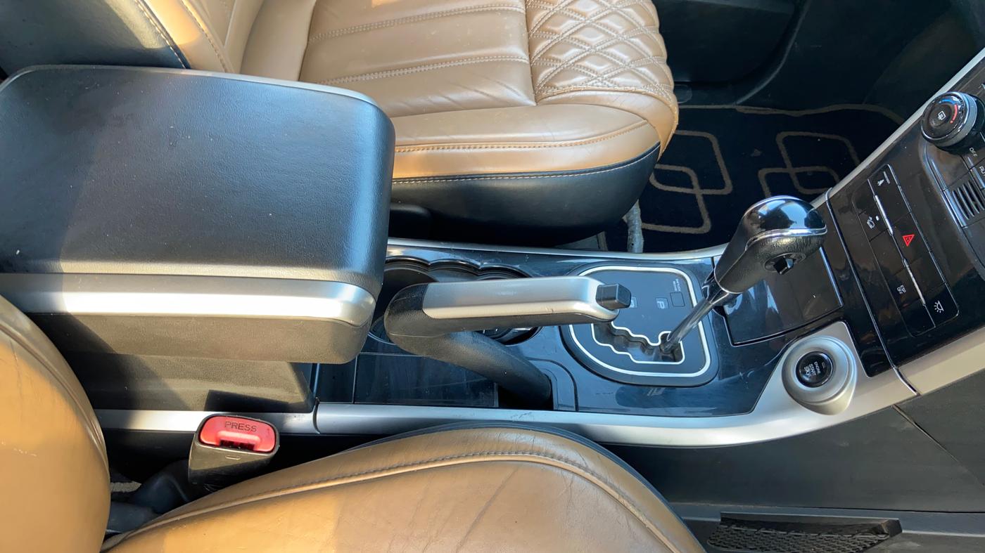 2018 Mahindra XUV500 W11 AT, Diesel, Automatic, 1,03,801 km, Gear Lever
