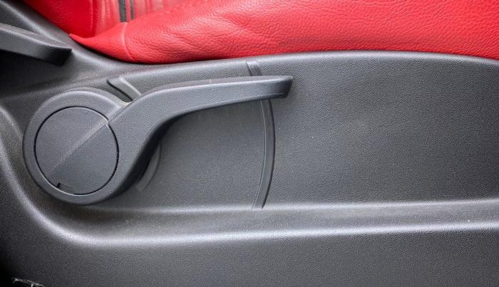 2019 Mahindra XUV500 W5 FWD, Diesel, Manual, 4,281 km, Driver Side Adjustment Panel