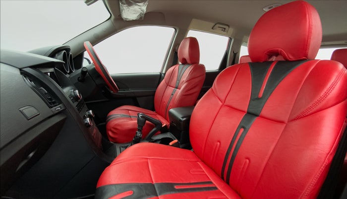 2019 Mahindra XUV500 W5 FWD, Diesel, Manual, 4,281 km, Right Side Front Door Cabin