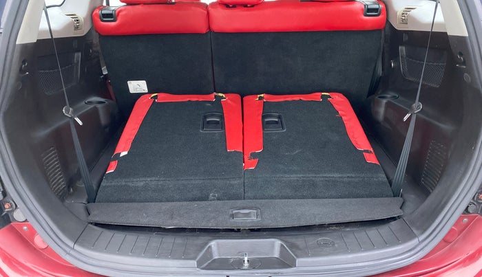 2019 Mahindra XUV500 W5 FWD, Diesel, Manual, 4,281 km, Boot Inside