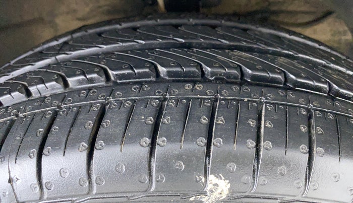 2019 Maruti Baleno DELTA 1.2 K12, CNG, Manual, 55,825 km, Right Front Tyre Tread