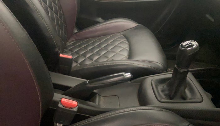 2023 Maruti FRONX DELTA PLUS 1.2MT, Petrol, Manual, 61,451 km, Gear Lever