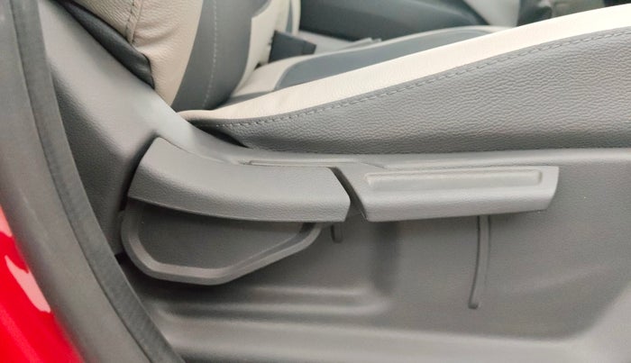 2020 Hyundai GRAND I10 NIOS SPORTZ 1.2 KAPPA VTVT, Petrol, Manual, 19,974 km, Driver Side Adjustment Panel