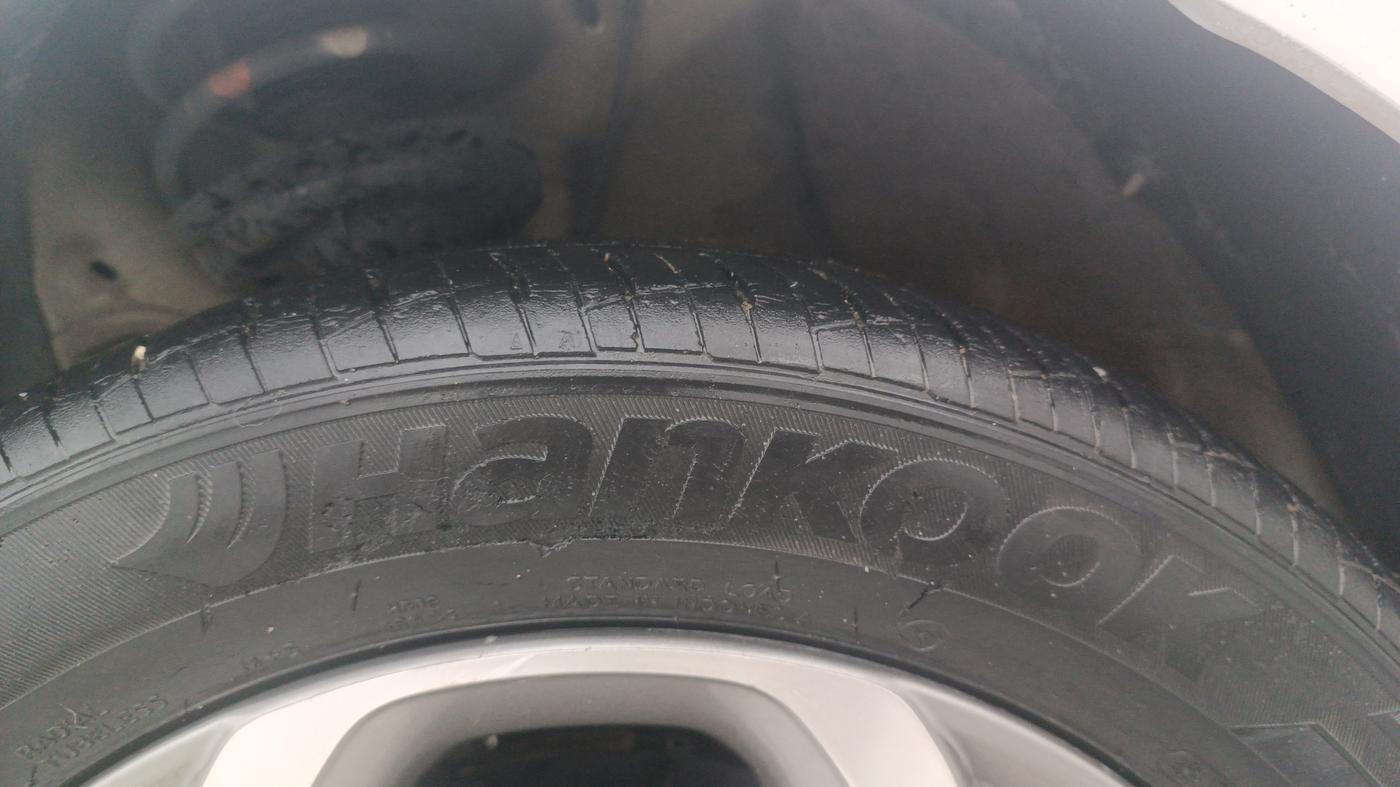 2020 Hyundai Elite i20 ASTA 1.2 (O), Petrol, Manual, 49,187 km, Left Front Tyre Tread