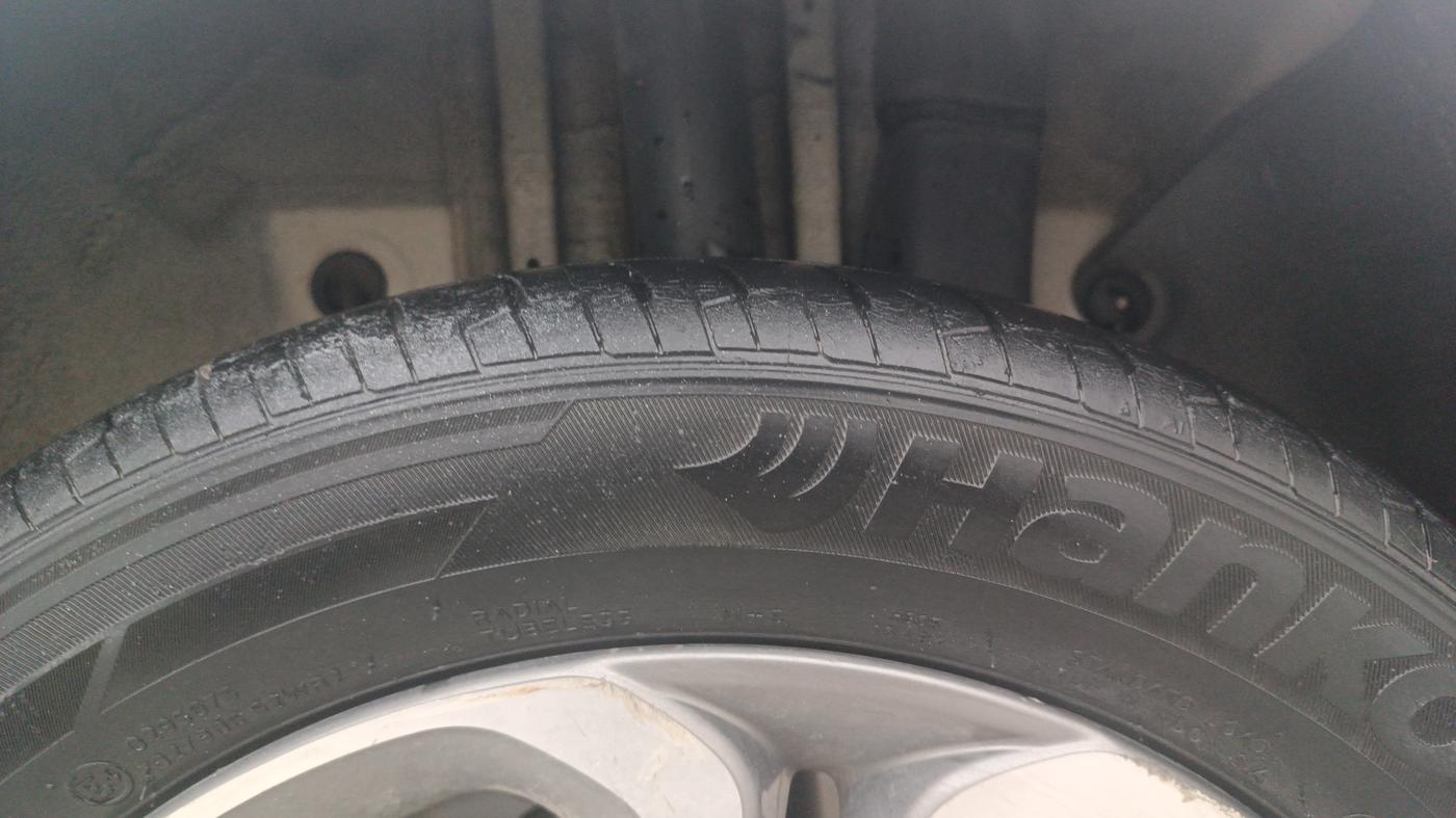 2020 Hyundai Elite i20 ASTA 1.2 (O), Petrol, Manual, 49,187 km, Left Rear Tyre Tread