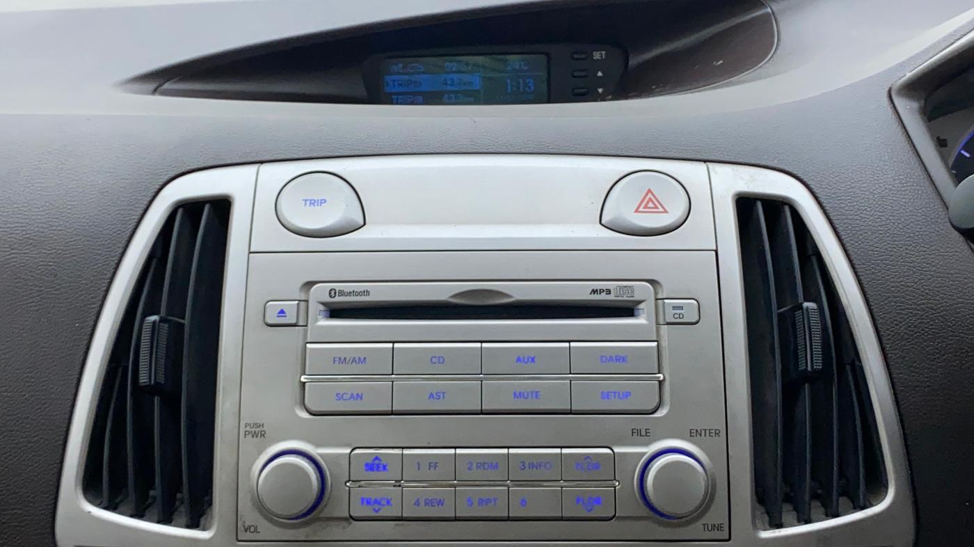 2011 Hyundai i20 SPORTZ (O) 1.2, Petrol, Manual, 56,171 km, Infotainment System