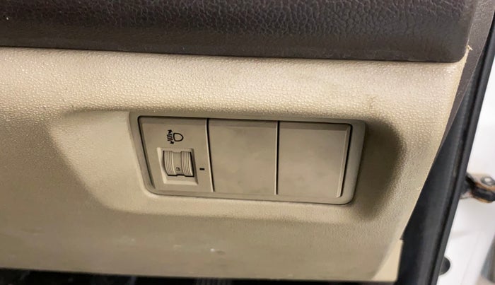 2011 Hyundai i20 SPORTZ (O) 1.2, Petrol, Manual, 56,171 km, Dashboard - Headlight height adjustment not working