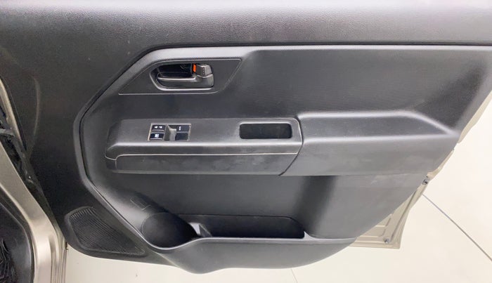 2022 Maruti New Wagon-R LXI CNG (O) 1.0, CNG, Manual, 72,759 km, Driver Side Door Panels Control