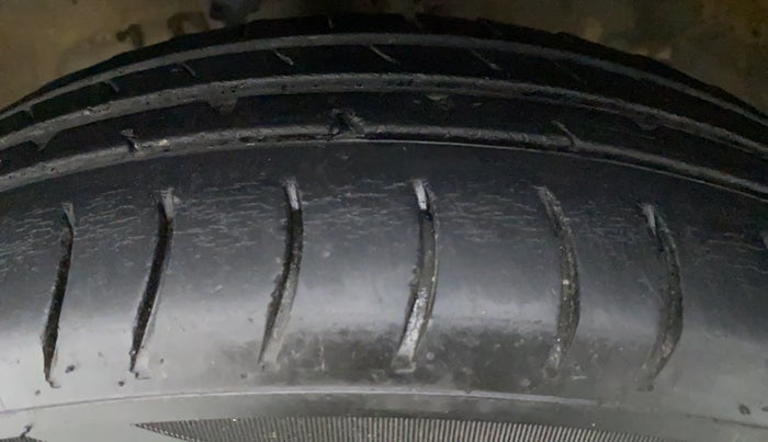 2014 Maruti Wagon R 1.0 LXI CNG, CNG, Manual, 67,675 km, Left Front Tyre Tread