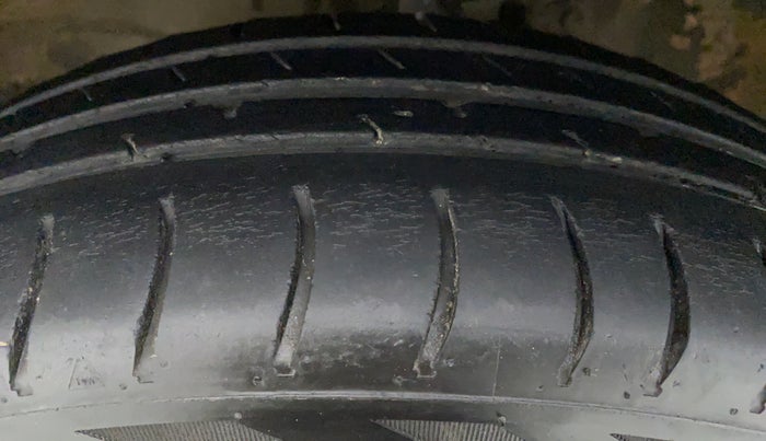 2014 Maruti Wagon R 1.0 LXI CNG, CNG, Manual, 67,675 km, Right Front Tyre Tread