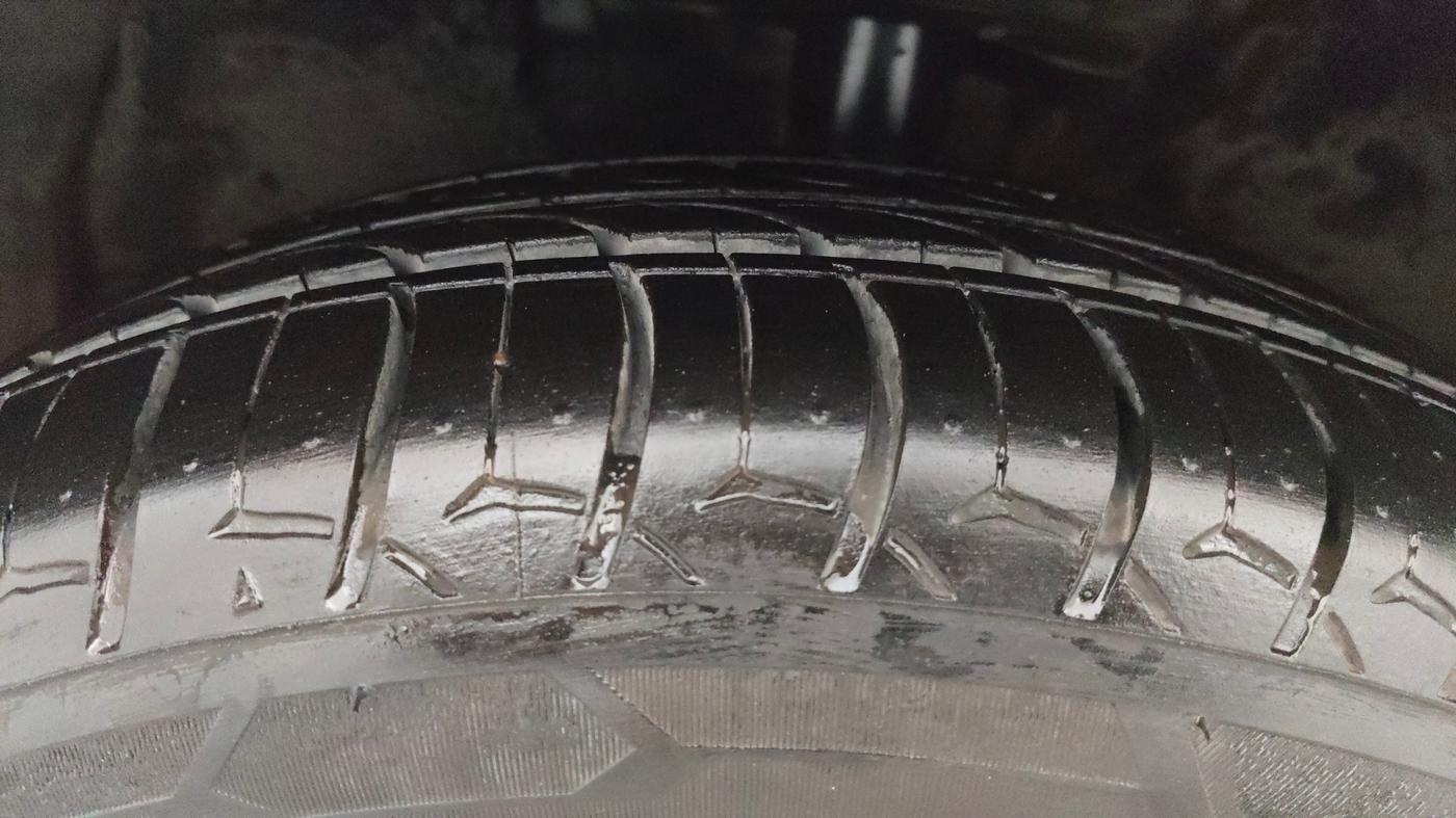 2018 Toyota YARIS V CVT, Petrol, Automatic, 74,673 km, Left Front Tyre Tread