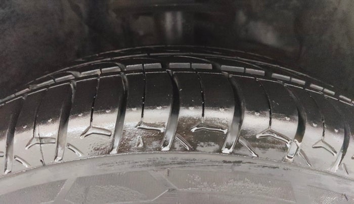 2018 Toyota YARIS V CVT, Petrol, Automatic, 74,673 km, Right Front Tyre Tread