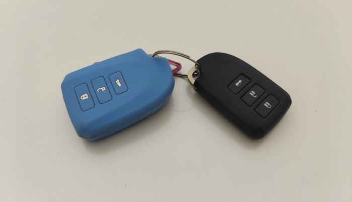 2018 Toyota YARIS V CVT, Petrol, Automatic, 74,673 km, Key Close Up