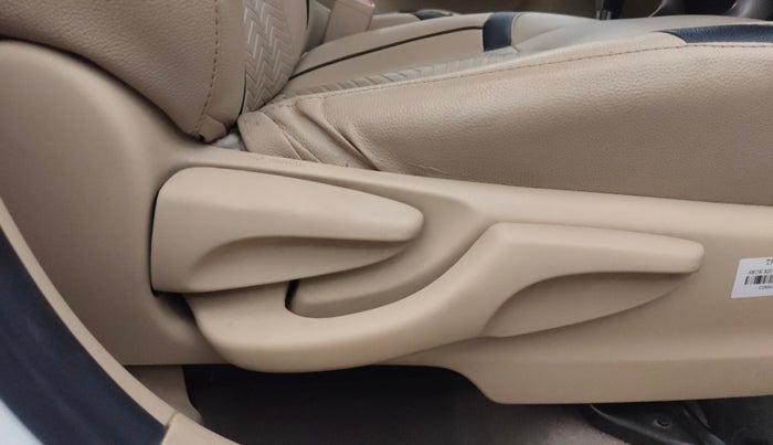 2018 Toyota YARIS V CVT, Petrol, Automatic, 74,673 km, Driver Side Adjustment Panel