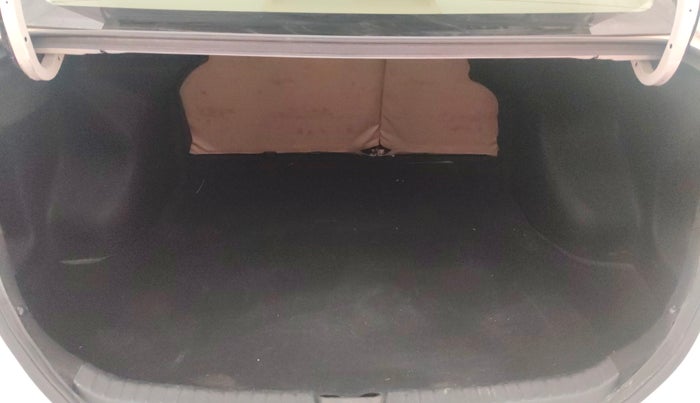 2018 Toyota YARIS V CVT, Petrol, Automatic, 74,673 km, Boot Inside