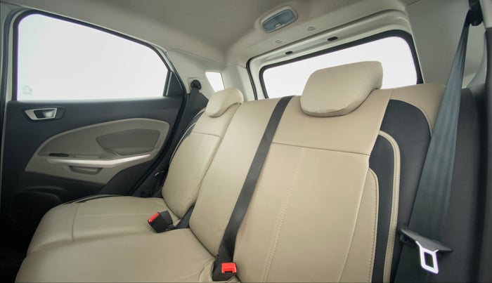2014 Ford Ecosport 1.5 TITANIUM TI VCT AT, Petrol, Automatic, 37,849 km, Right Side Rear Door Cabin