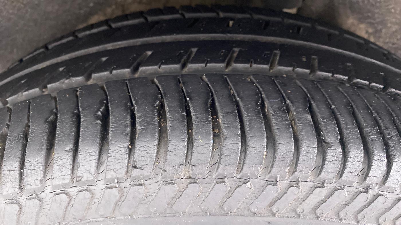 2014 Ford Ecosport 1.5 TITANIUM TI VCT AT, Petrol, Automatic, 37,849 km, Left Rear Tyre Tread