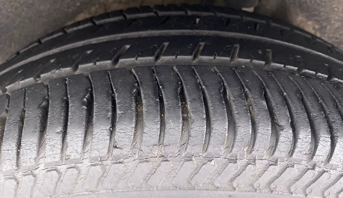 2014 Ford Ecosport 1.5 TITANIUM TI VCT AT, Petrol, Automatic, 37,849 km, Left Rear Tyre Tread