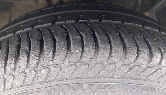 2014 Ford Ecosport 1.5 TITANIUM TI VCT AT, Petrol, Automatic, 37,849 km, Right Front Tyre Tread
