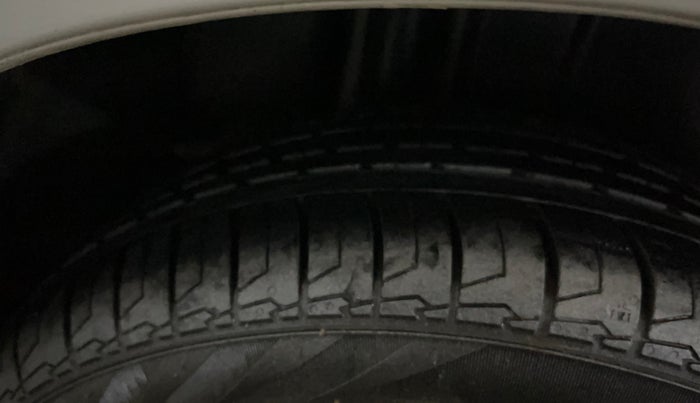 2016 Maruti Ciaz ZXI+, Petrol, Manual, 44,437 km, Right Rear Tyre Tread