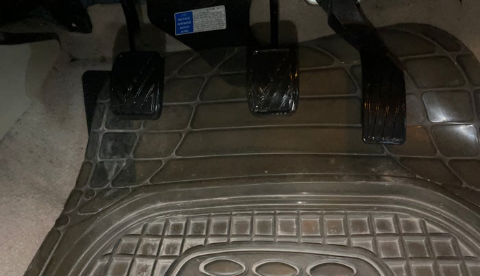 2016 Maruti Ciaz ZXI+, Petrol, Manual, 44,437 km, Pedals