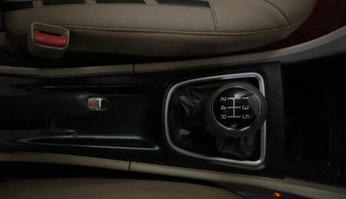 2016 Maruti Ciaz ZXI+, Petrol, Manual, 44,437 km, Gear Lever
