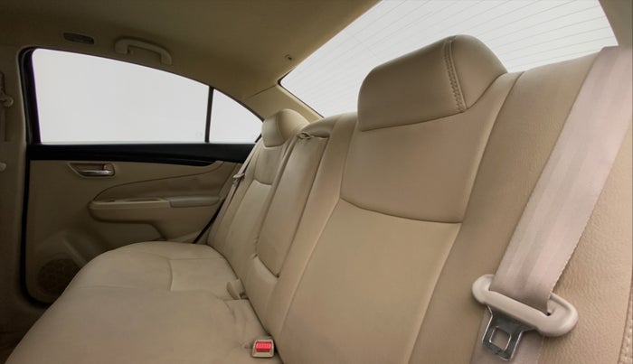 2014 Maruti Ciaz ZXI, Petrol, Manual, 51,279 km, Right Side Rear Door Cabin