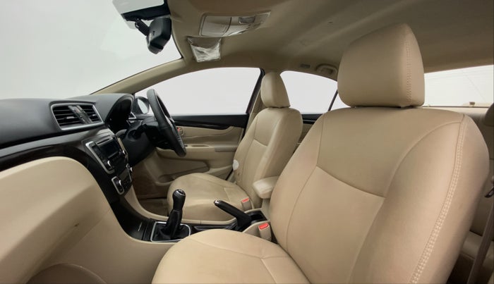2014 Maruti Ciaz ZXI, Petrol, Manual, 51,279 km, Right Side Front Door Cabin